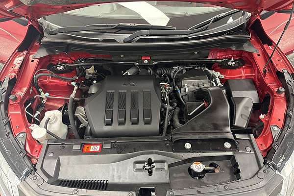 2021 Mitsubishi YB