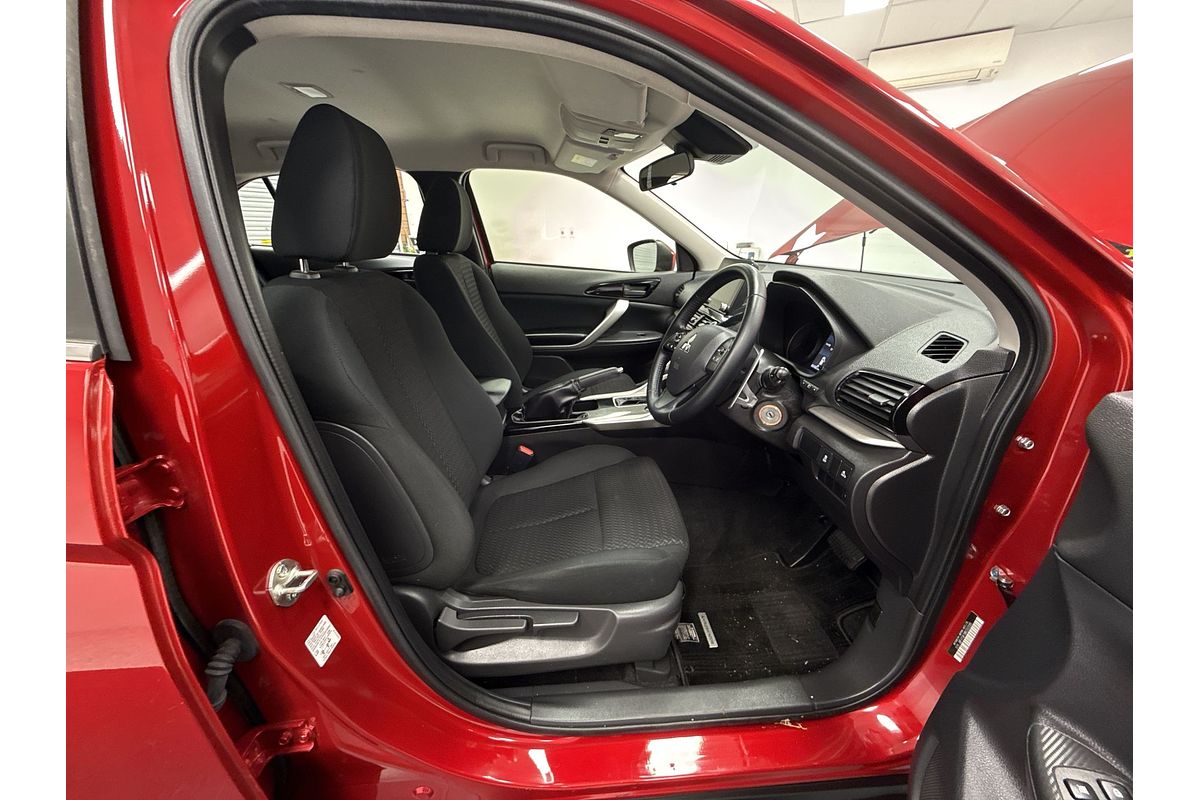 2021 Mitsubishi YB