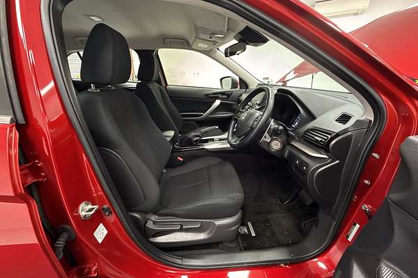 2021 Mitsubishi YB