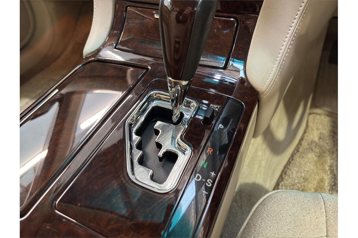2006 Toyota Crown Royal Saloon i-Four 60th Special Edition UZS186