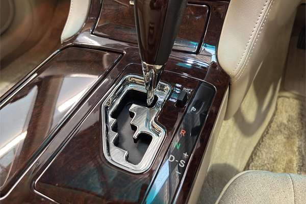 2006 Toyota Crown Royal Saloon i-Four 60th Special Edition UZS186