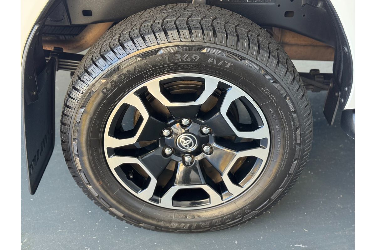 2022 Toyota Hilux SR5 GUN126R 4X4