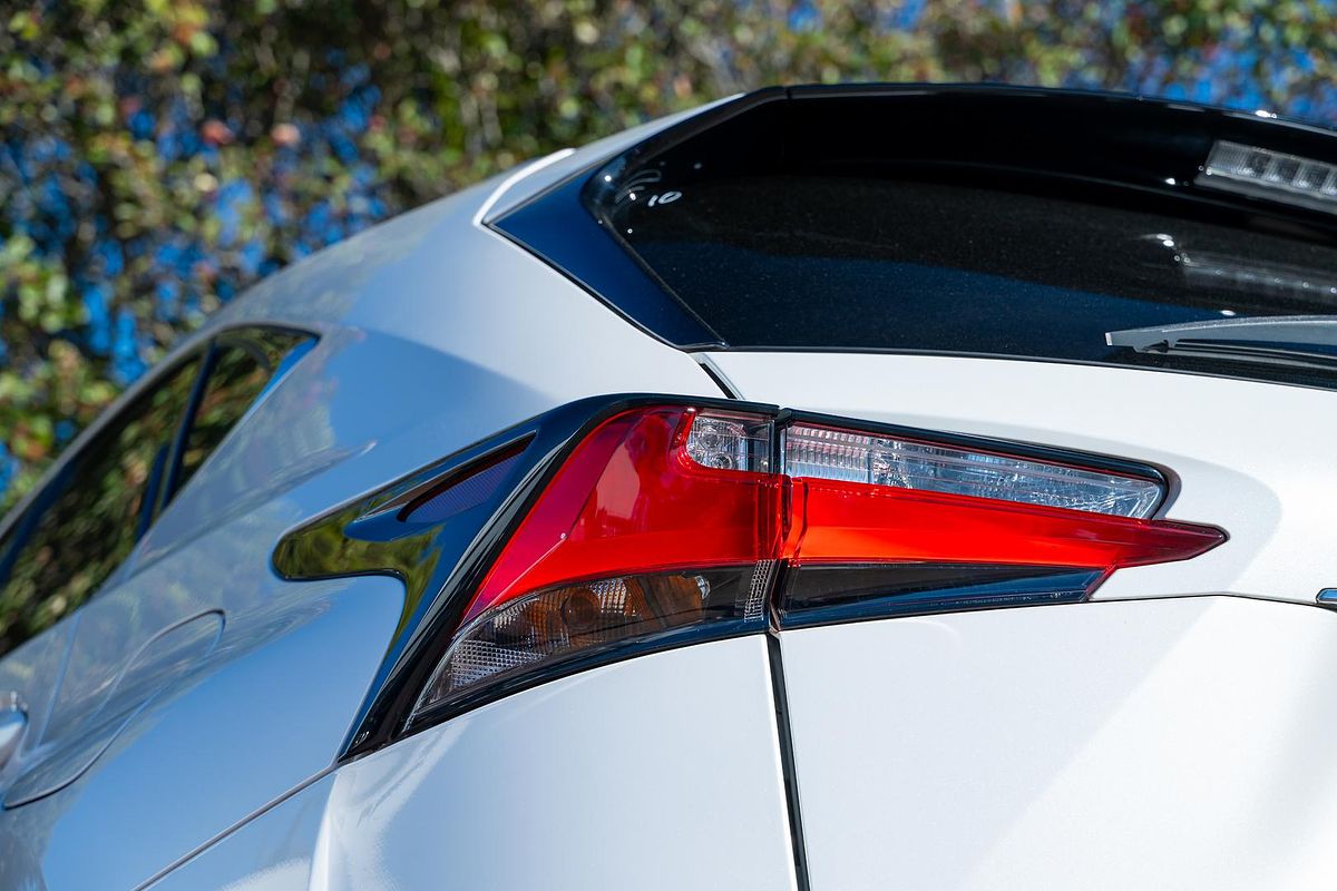 2015 Lexus NX NX200t Luxury AGZ10R