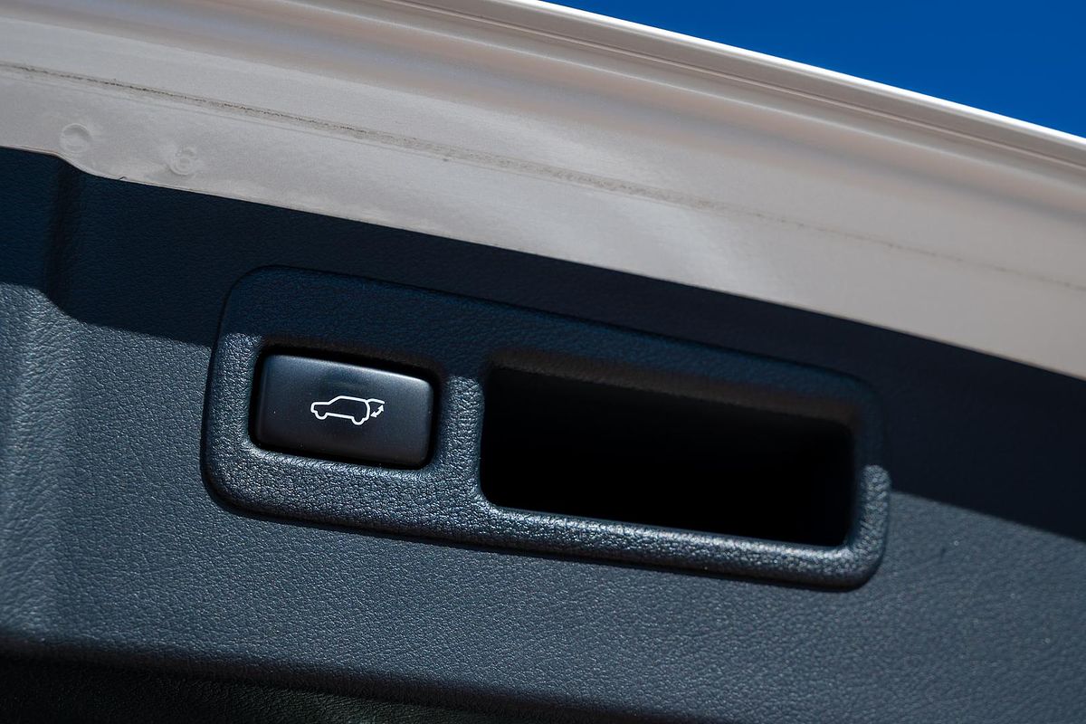 2015 Lexus NX NX200t Luxury AGZ10R