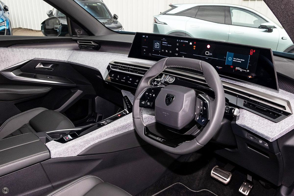2025 Peugeot 3008 GT Premium Hybrid P64