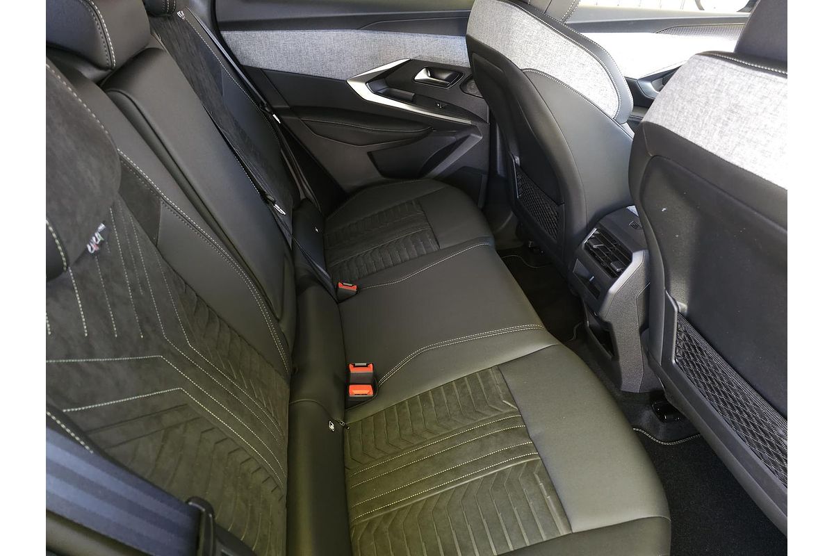 2024 Peugeot 3008 GT Premium Hybrid P64