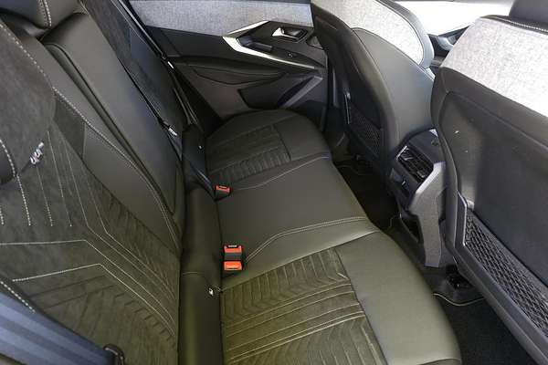 2024 Peugeot 3008 GT Premium Hybrid P64