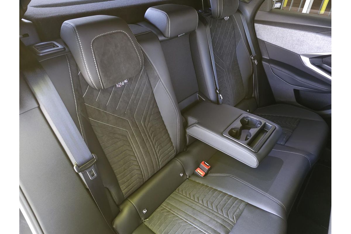 2024 Peugeot 3008 GT Premium Hybrid P64