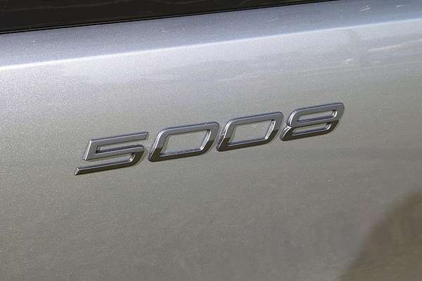 2025 Peugeot 5008 GT Premium Hybrid P74