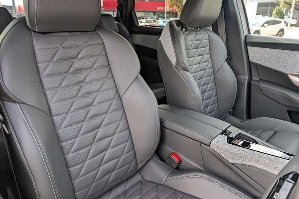 2025 Peugeot 5008 GT Premium Hybrid P74