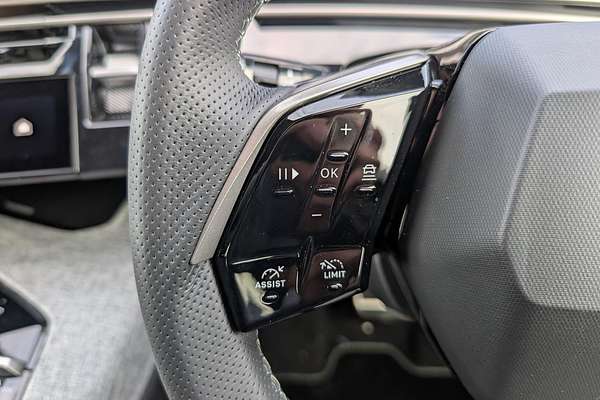 2025 Peugeot 5008 GT Premium Hybrid P74