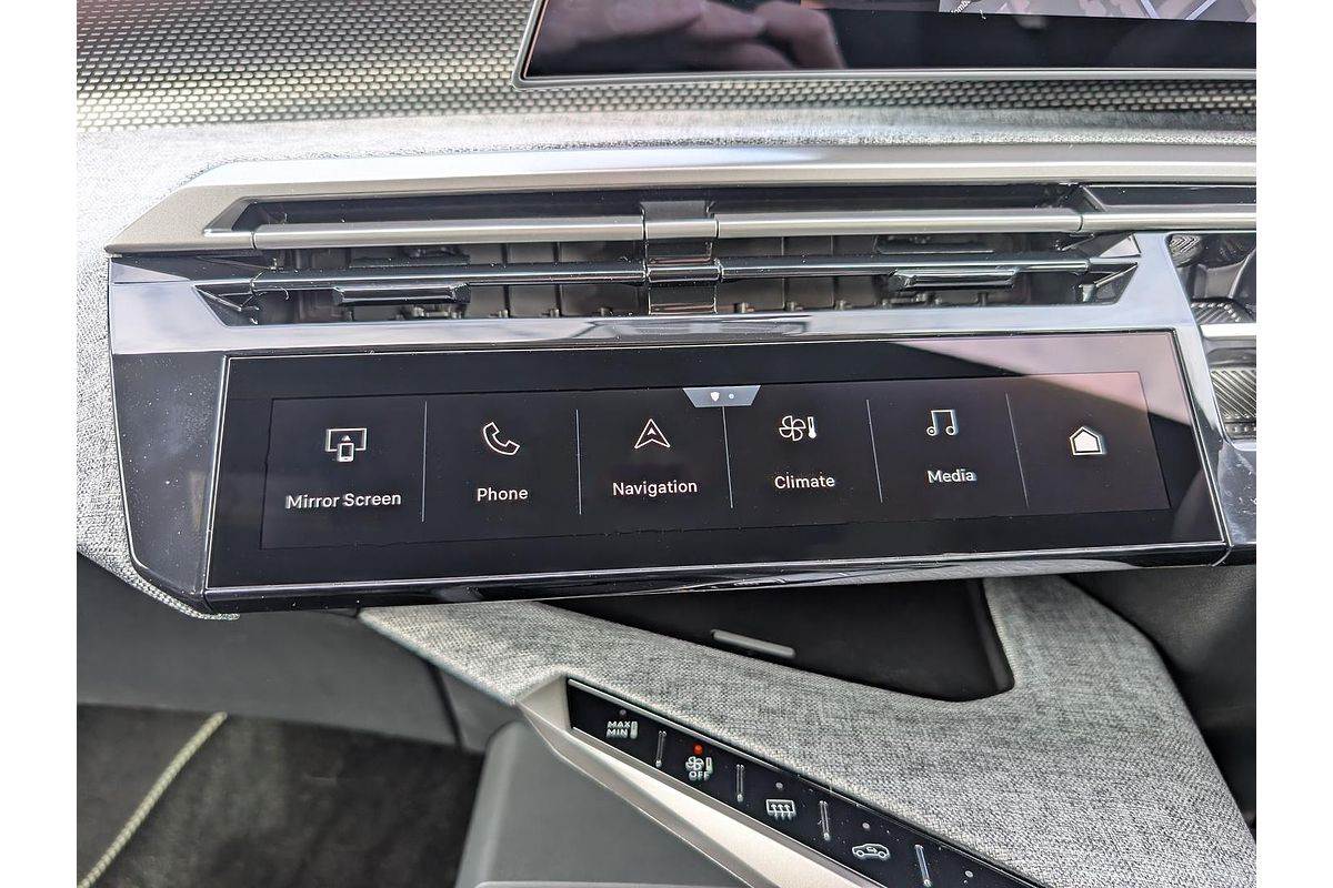 2025 Peugeot 5008 GT Premium Hybrid P74