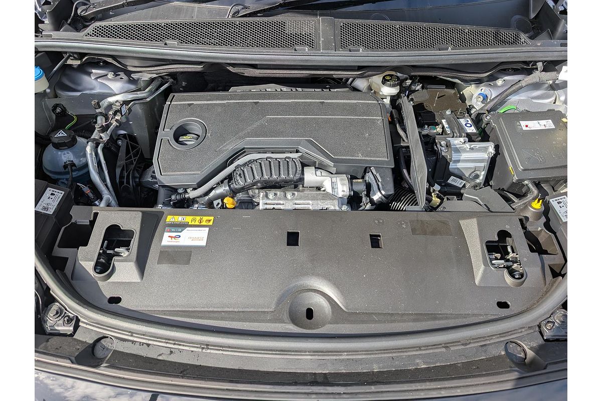 2025 Peugeot 5008 GT Premium Hybrid P74