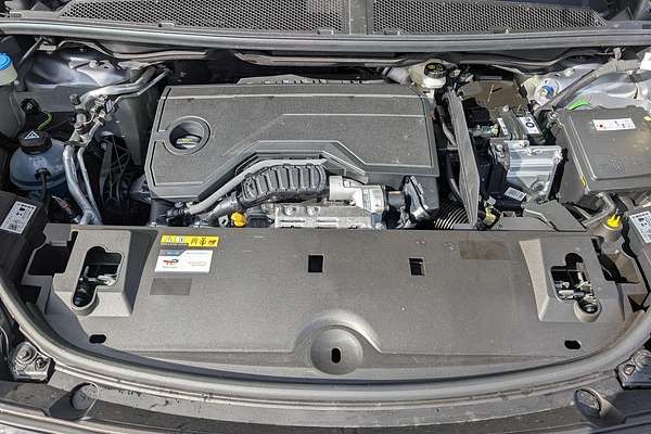 2025 Peugeot 5008 GT Premium Hybrid P74
