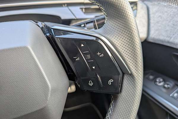 2025 Peugeot 3008 GT Premium Hybrid P64