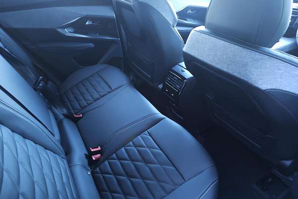 2025 Peugeot 3008 GT Premium Hybrid P64