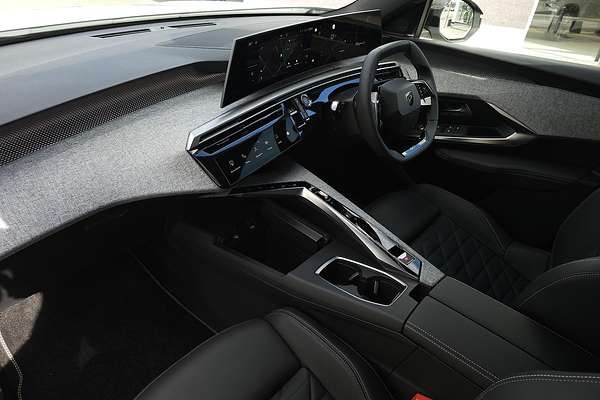 2025 Peugeot 3008 GT Premium Hybrid P64