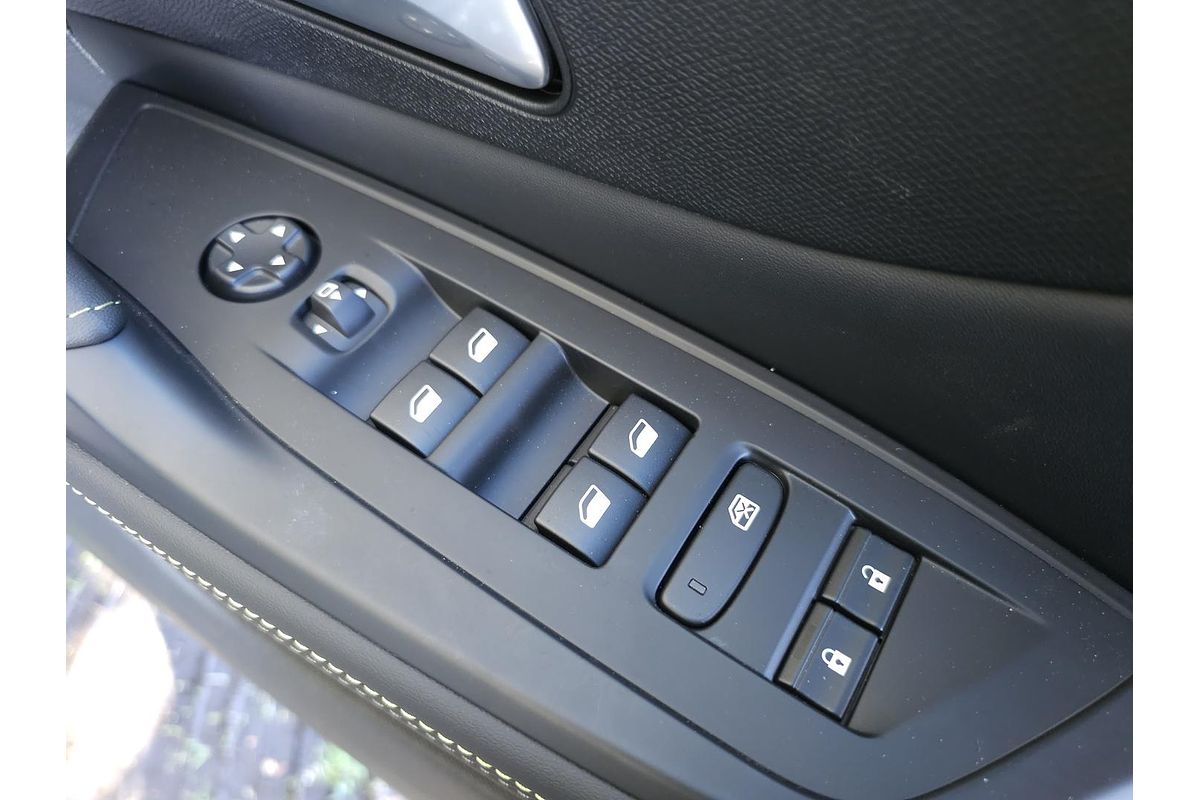 2024 Peugeot 408 GT Plug-In Hybrid P54