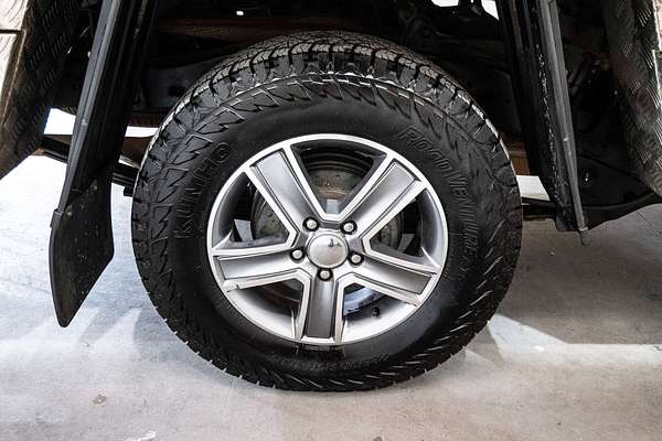 2017 Toyota Hilux Workmate TGN121R Rear Wheel Drive