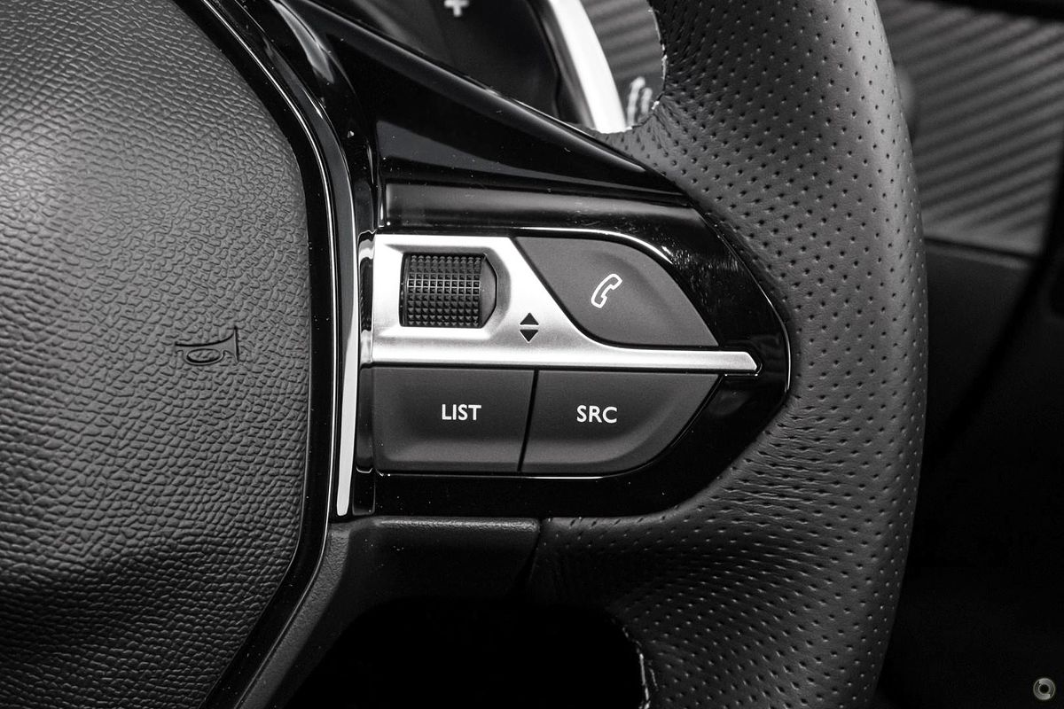 2025 Peugeot 2008 GT Hybrid P24