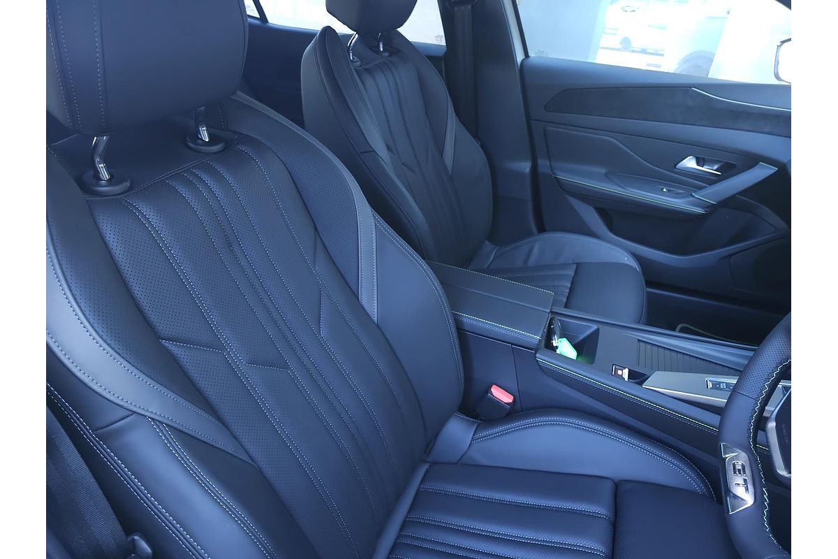 2025 Peugeot 408 GT Premium Hybrid P54