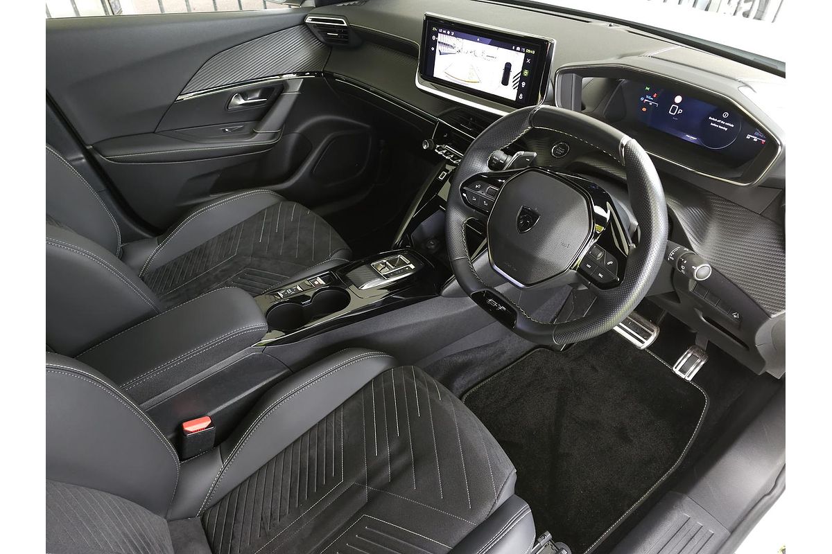 2023 Peugeot 2008 GT P24
