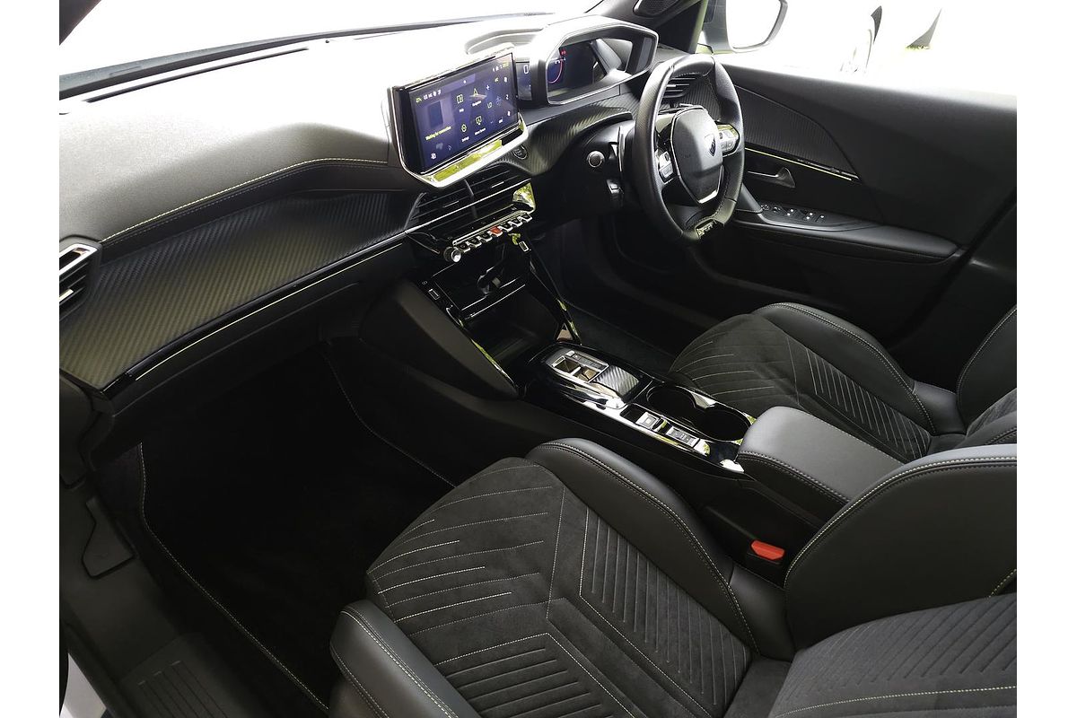2023 Peugeot 2008 GT P24