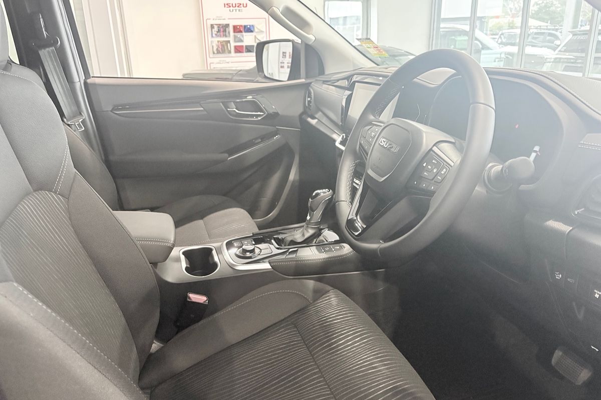 2025 Isuzu MU-X LS-U