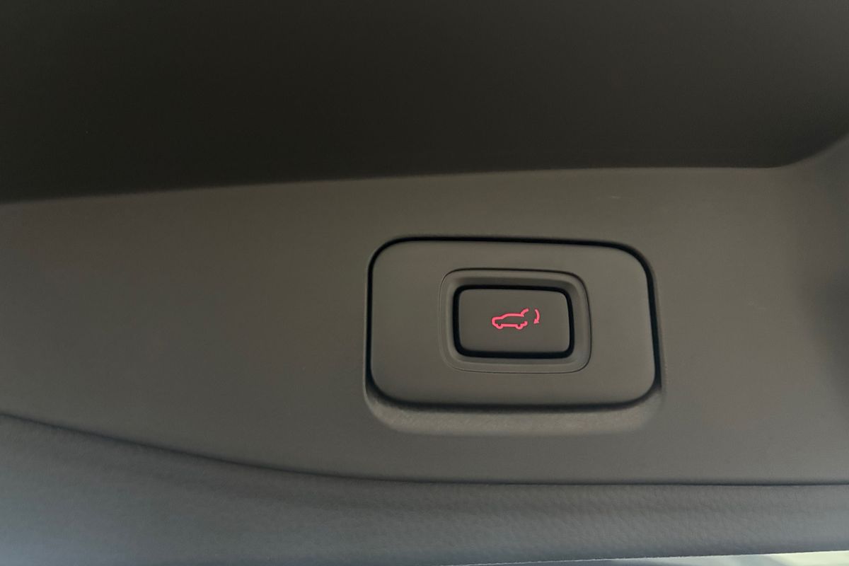 2025 Isuzu MU-X LS-U