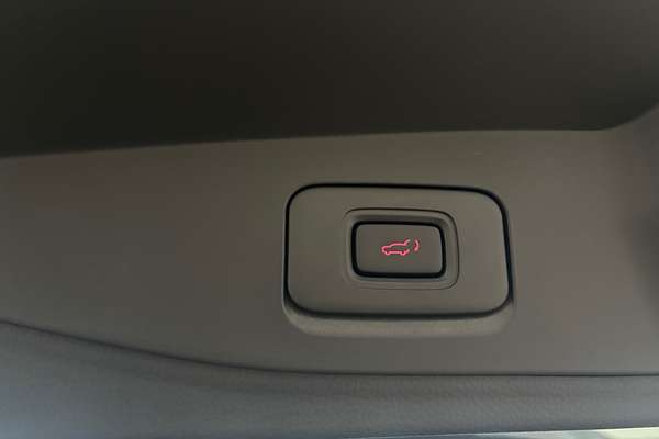 2025 Isuzu MU-X LS-U