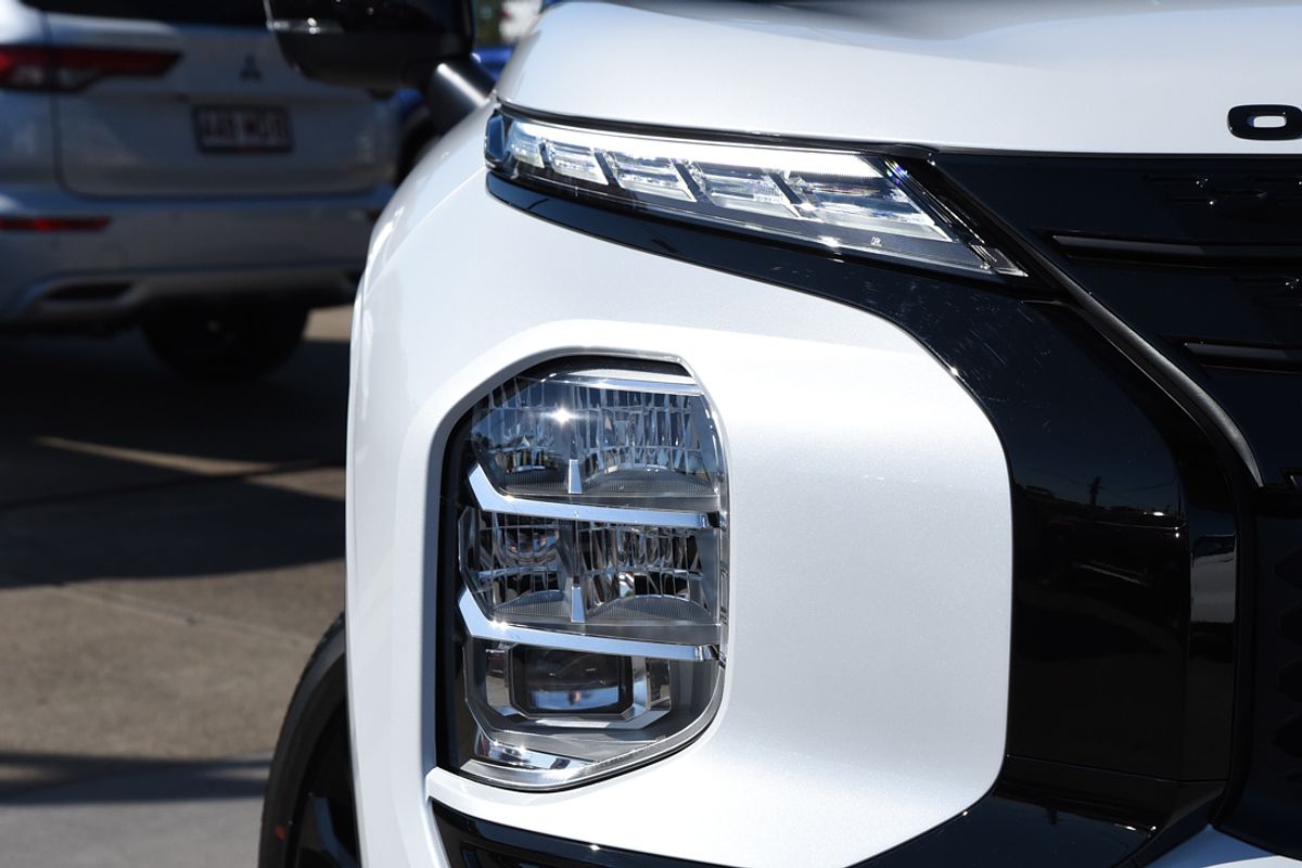 2024 Mitsubishi Outlander PHEV GSR ZM