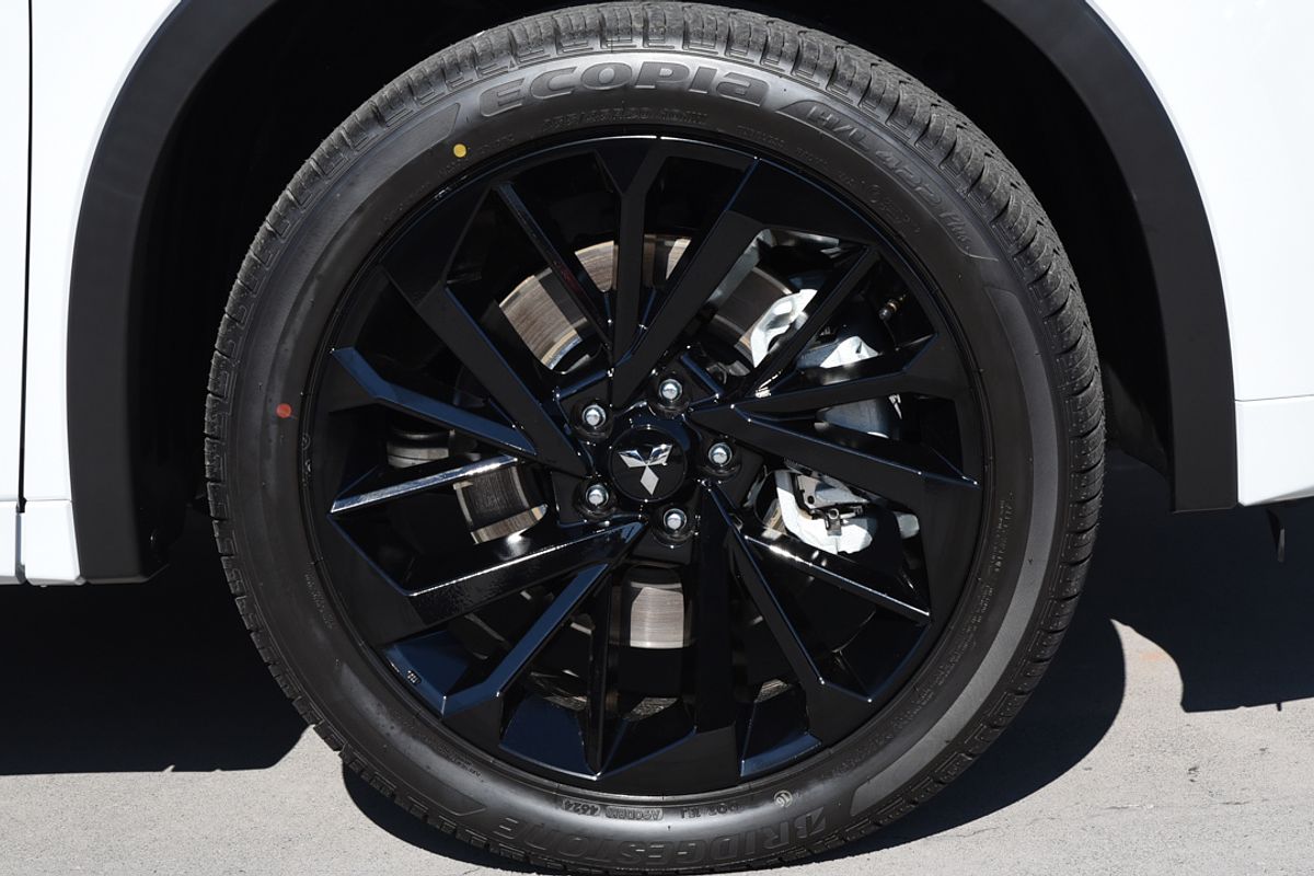 2024 Mitsubishi Outlander PHEV GSR ZM