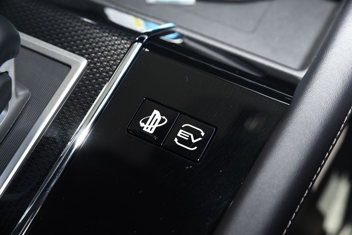 2024 Mitsubishi Outlander PHEV GSR ZM