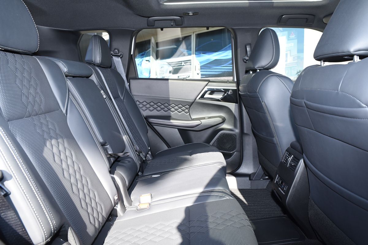 2024 Mitsubishi Outlander PHEV GSR ZM
