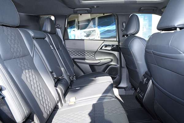 2024 Mitsubishi Outlander PHEV GSR ZM
