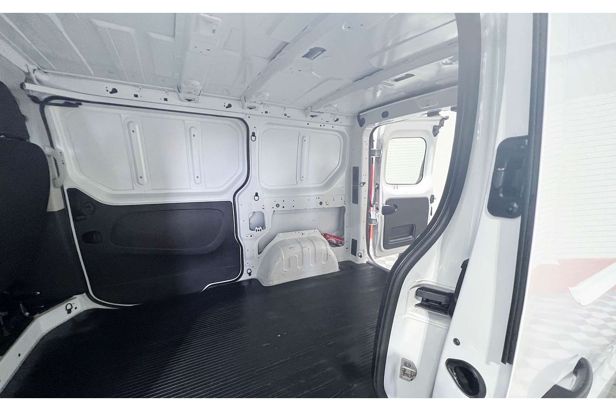 2020 Mitsubishi Express GLX SN SWB