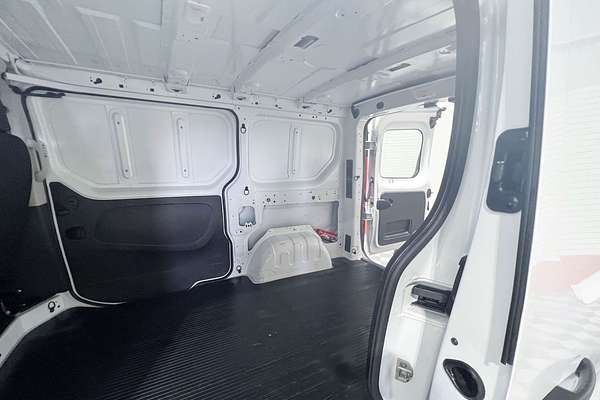 2020 Mitsubishi Express GLX SN SWB