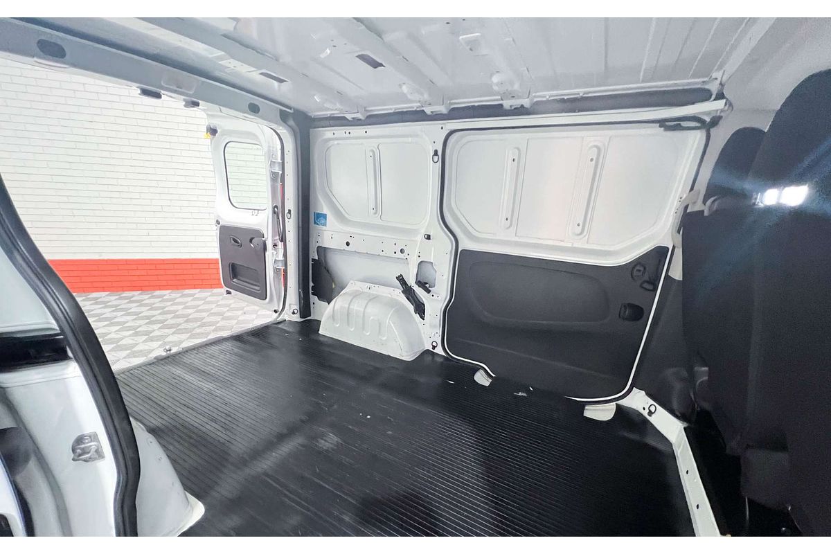 2020 Mitsubishi Express GLX SN SWB
