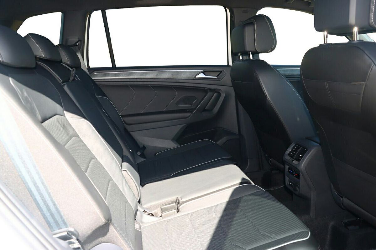 2024 Volkswagen Tiguan Wolfsburg Edition Allspace 5N