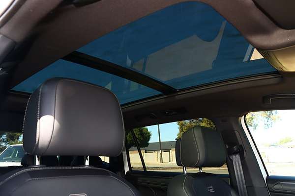 2024 Volkswagen Tiguan Wolfsburg Edition Allspace 5N