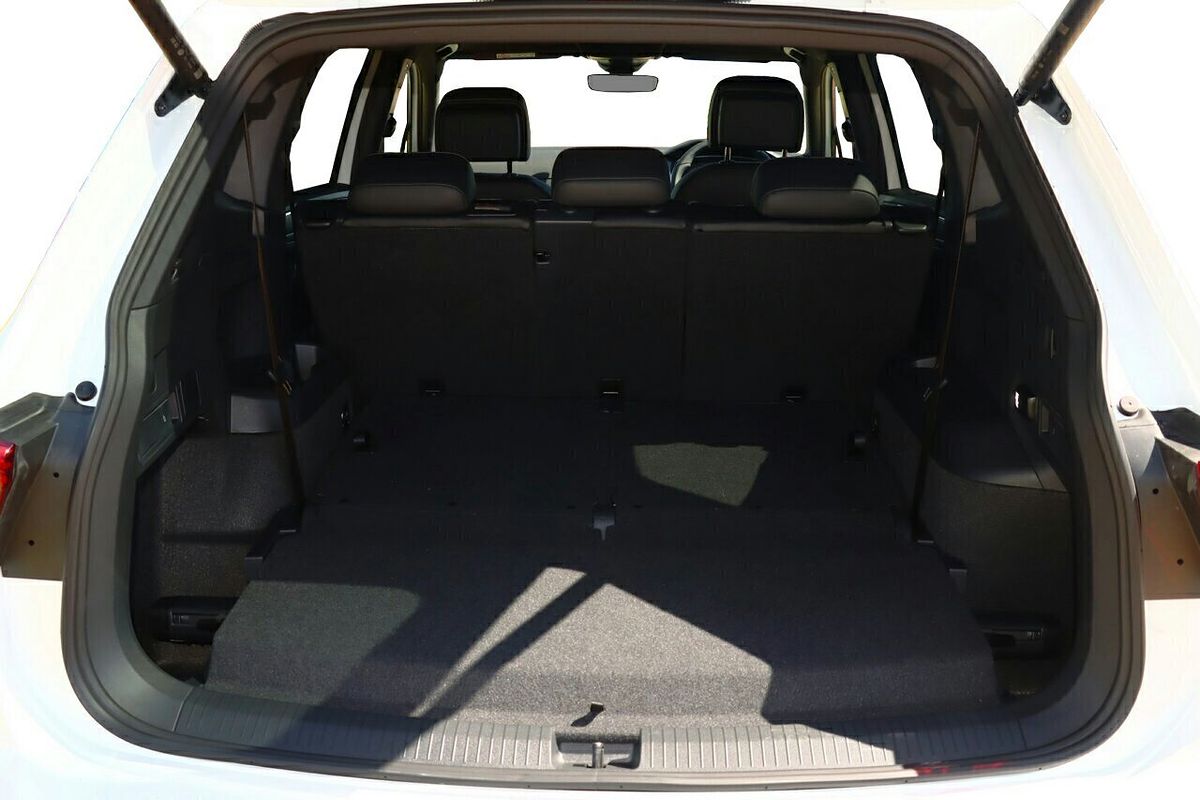 2024 Volkswagen Tiguan Wolfsburg Edition Allspace 5N