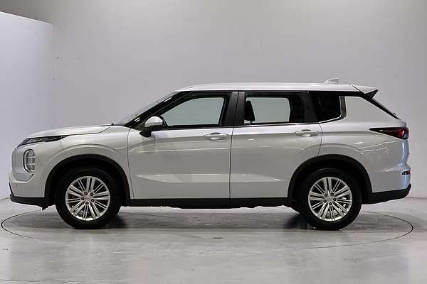 2023 Mitsubishi Outlander ES ZM