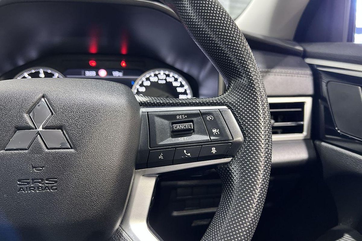 2023 Mitsubishi Outlander ES ZM