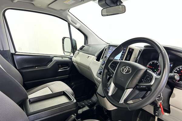 2023 Toyota Hiace Commuter GDH322R