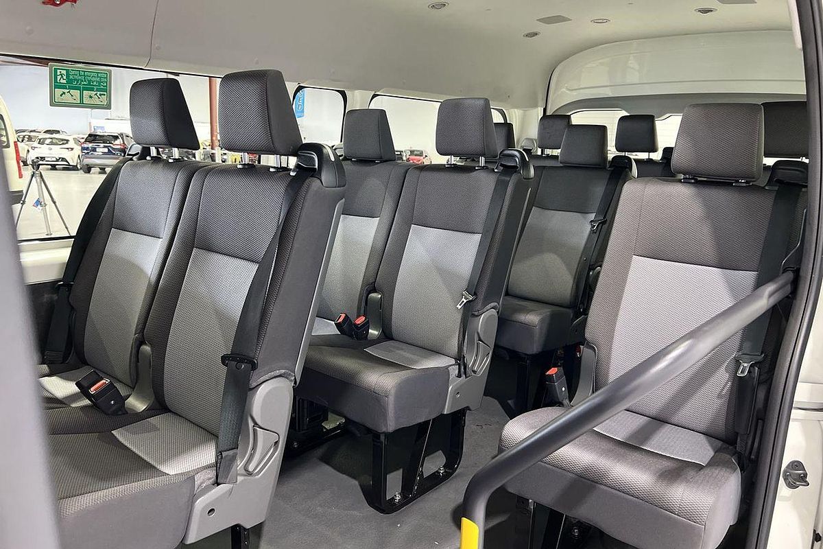 2023 Toyota Hiace Commuter GDH322R