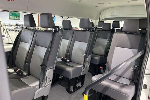2023 Toyota Hiace Commuter GDH322R