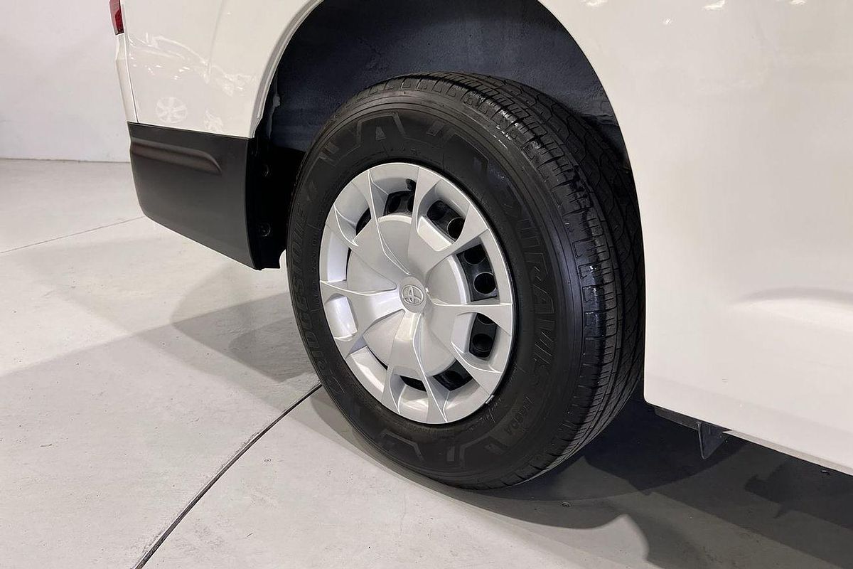 2023 Toyota Hiace Commuter GDH322R