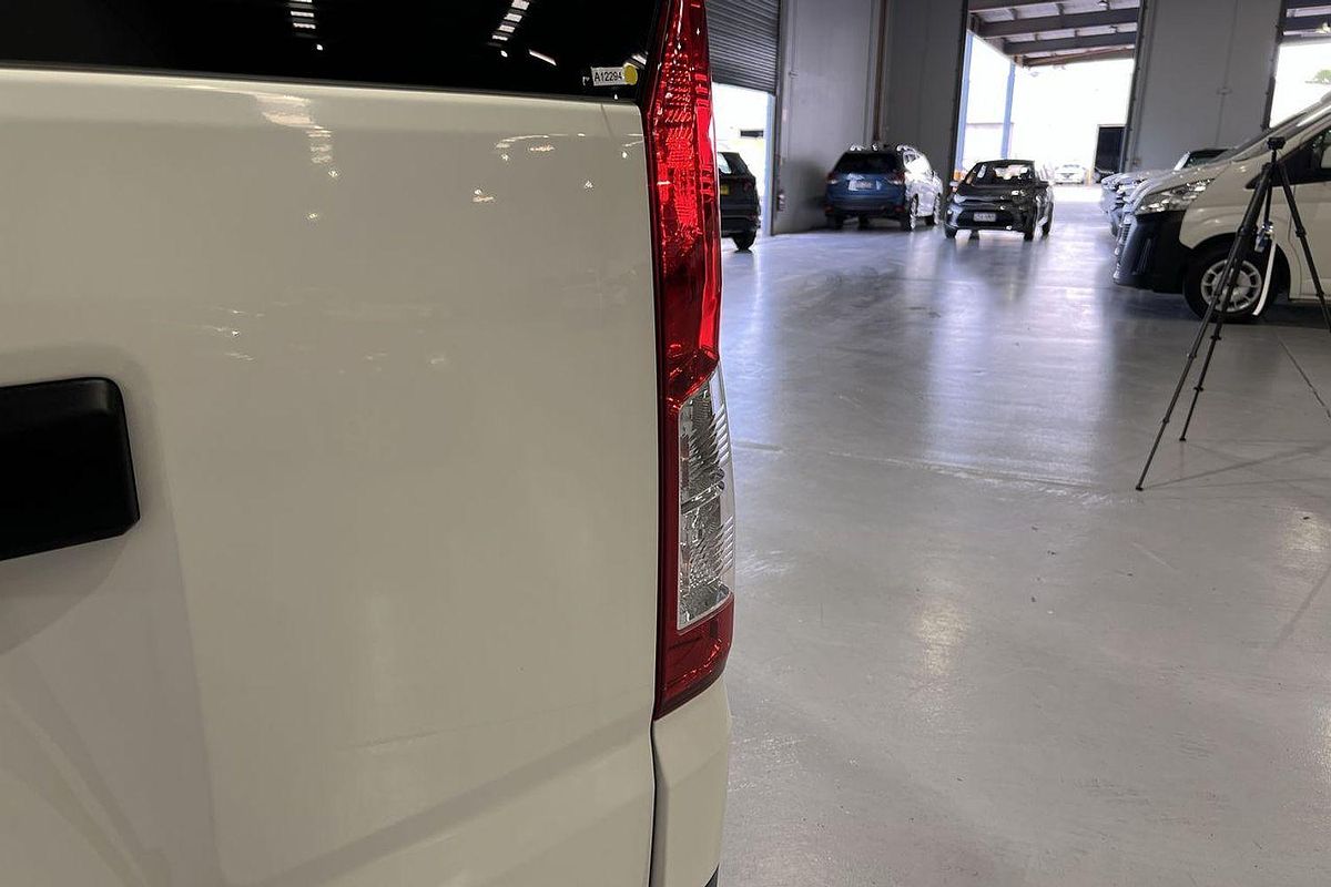 2023 Toyota Hiace Commuter GDH322R