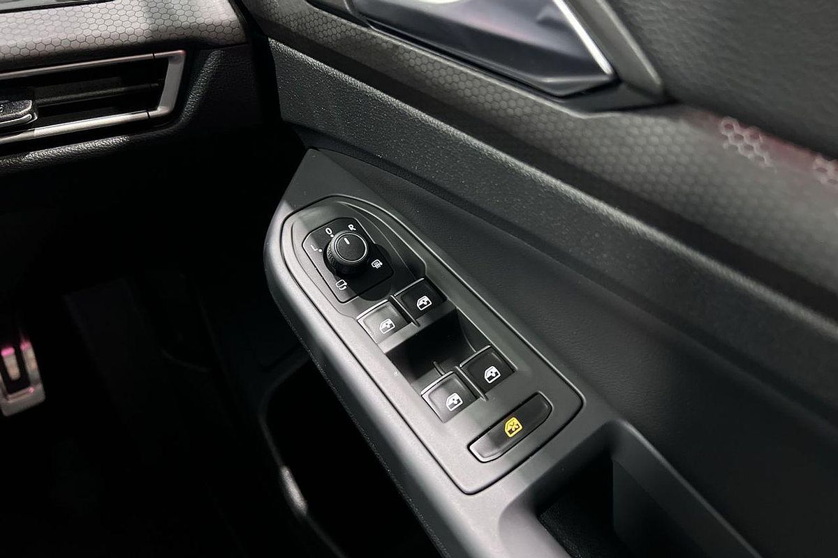 2024 Volkswagen Golf GTI 8