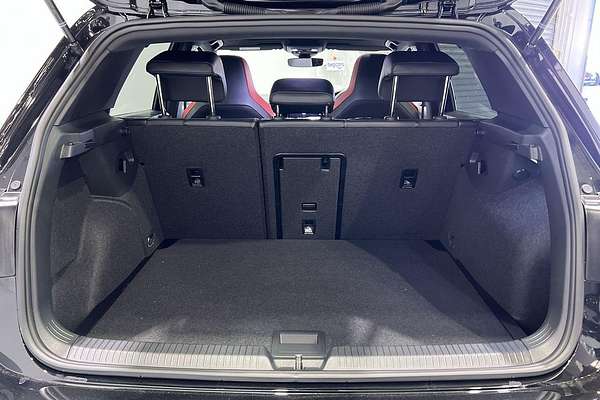 2024 Volkswagen Golf GTI 8